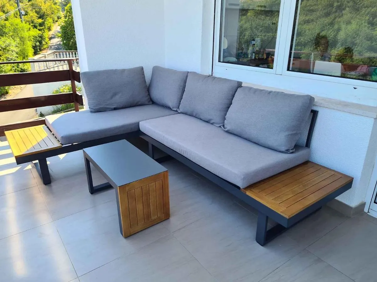 Apartment In Jadranovo 44071