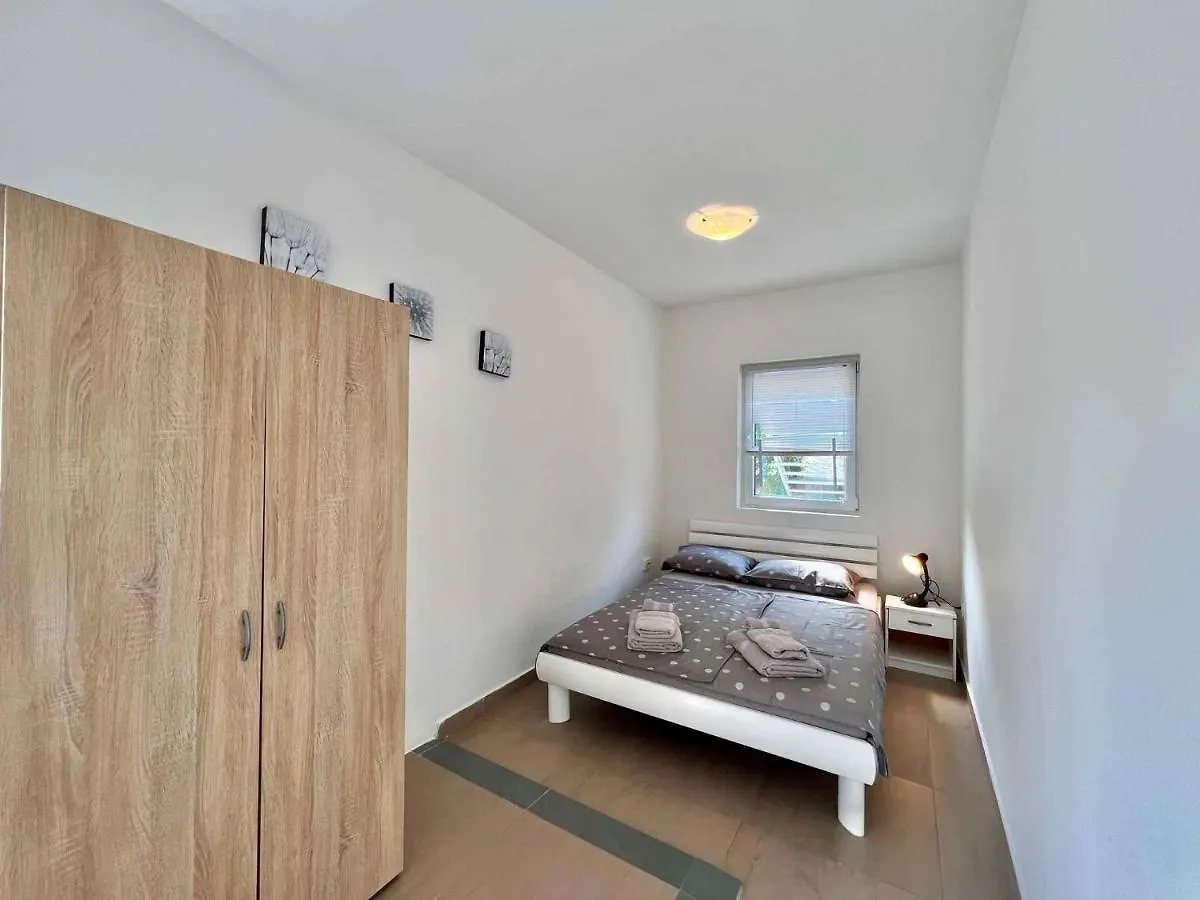 Apartment In Jadranovo 44071 Croatia