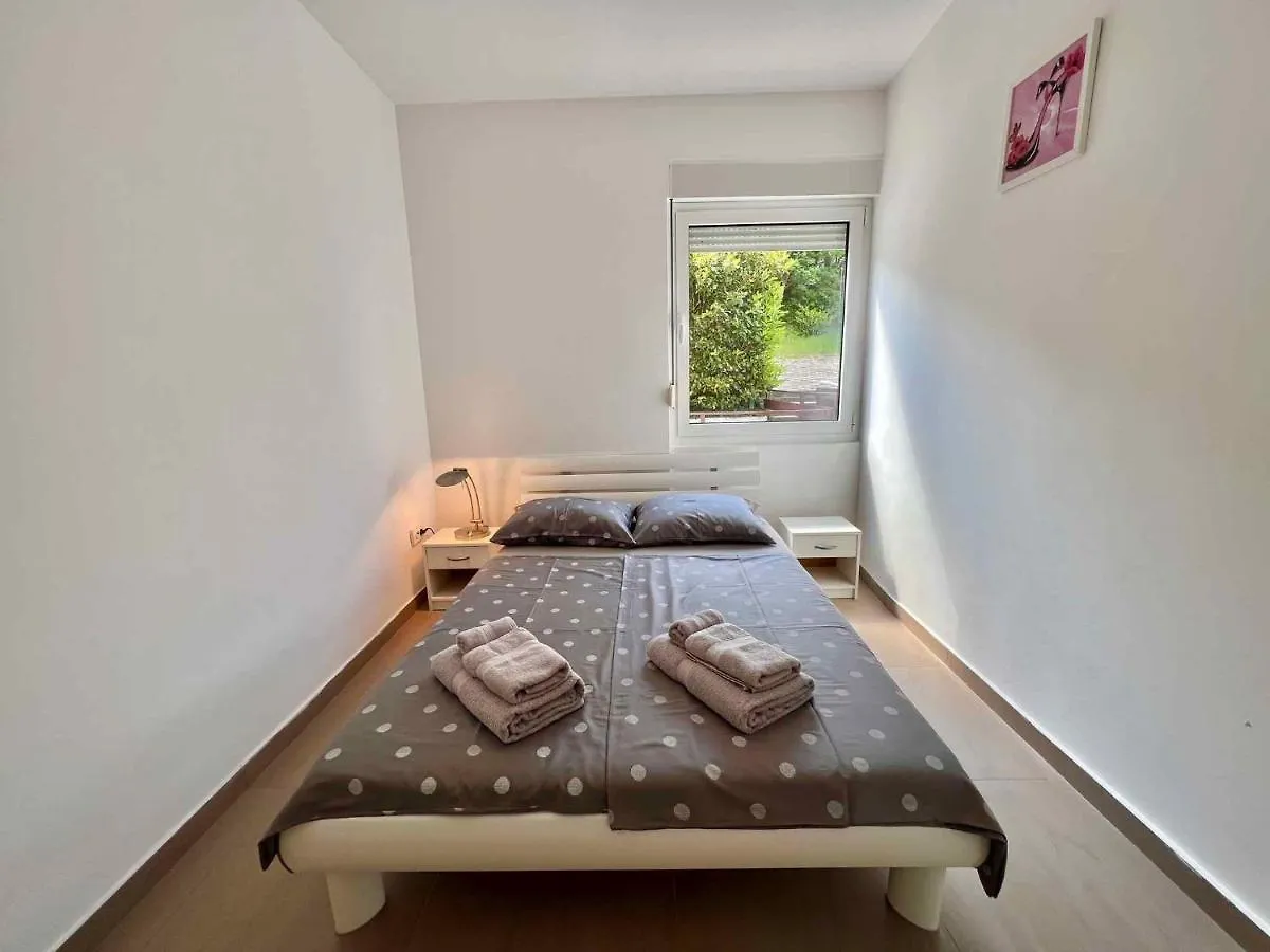 Apartment In Jadranovo 44071