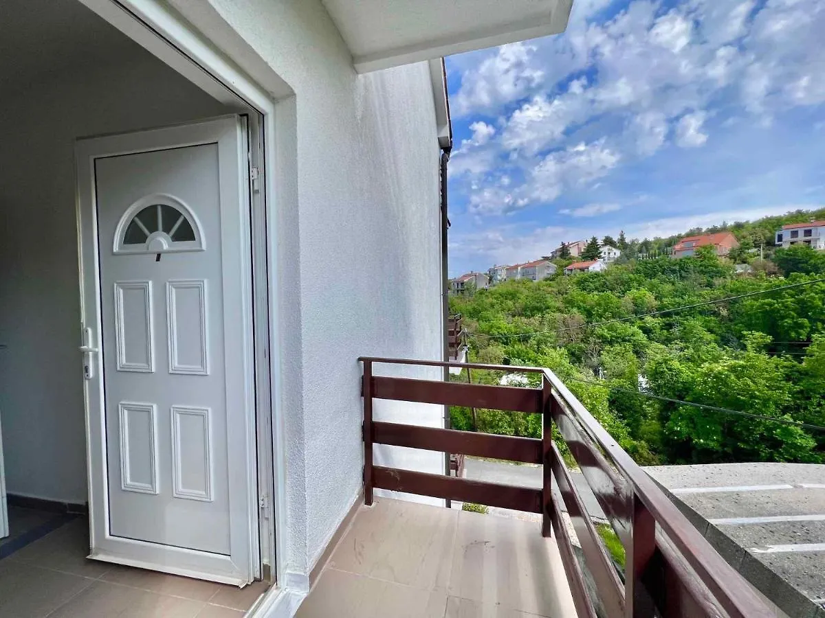 Apartment In Jadranovo 44071